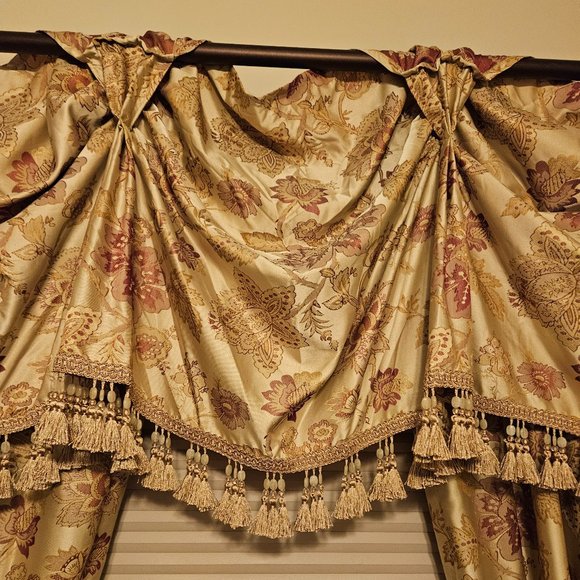 RARE CROSCILL OLIMPIA FLORAL FLOWER 110"x17" PRIMA VALANCE WINDOW TREATMENT - Picture 2 of 14